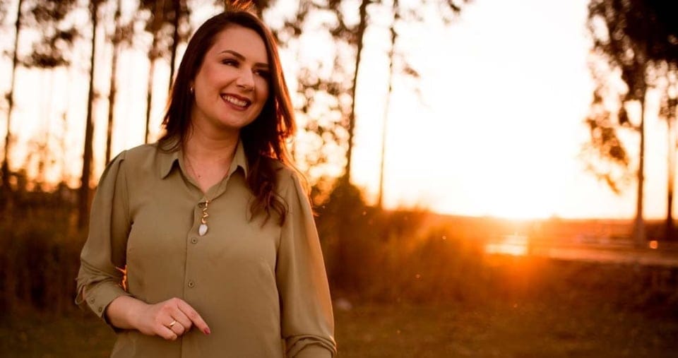 Marina Bernardi — retrato ao pôr do sol