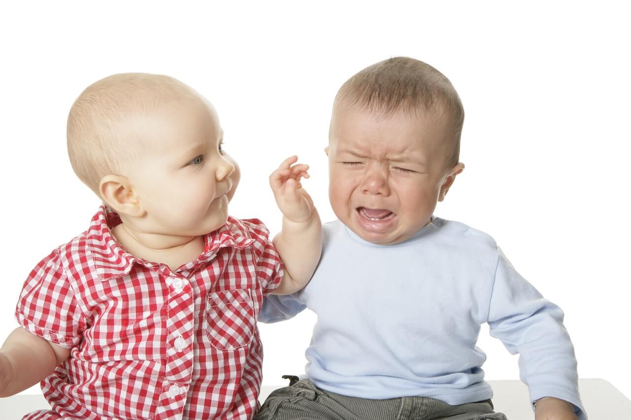 bebê chora muito